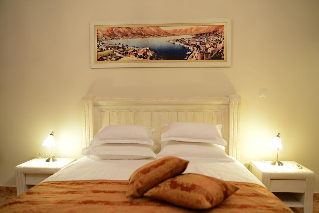 Apartments Kotor Old Town Room photo